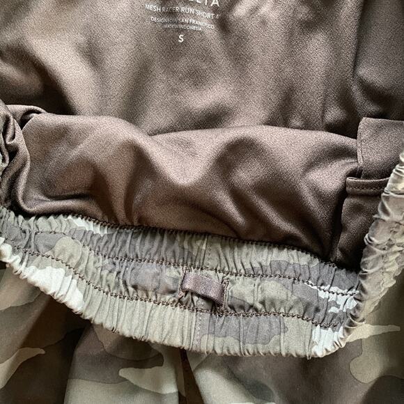 Athleta Green Camo Mesh Racer Run Shorts Size Small 4" Inseam Lined - Picture 4 of 6
